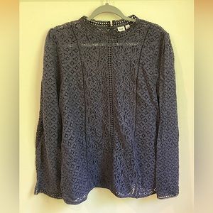 Gap Women’s M  tall Navy blue lace top
